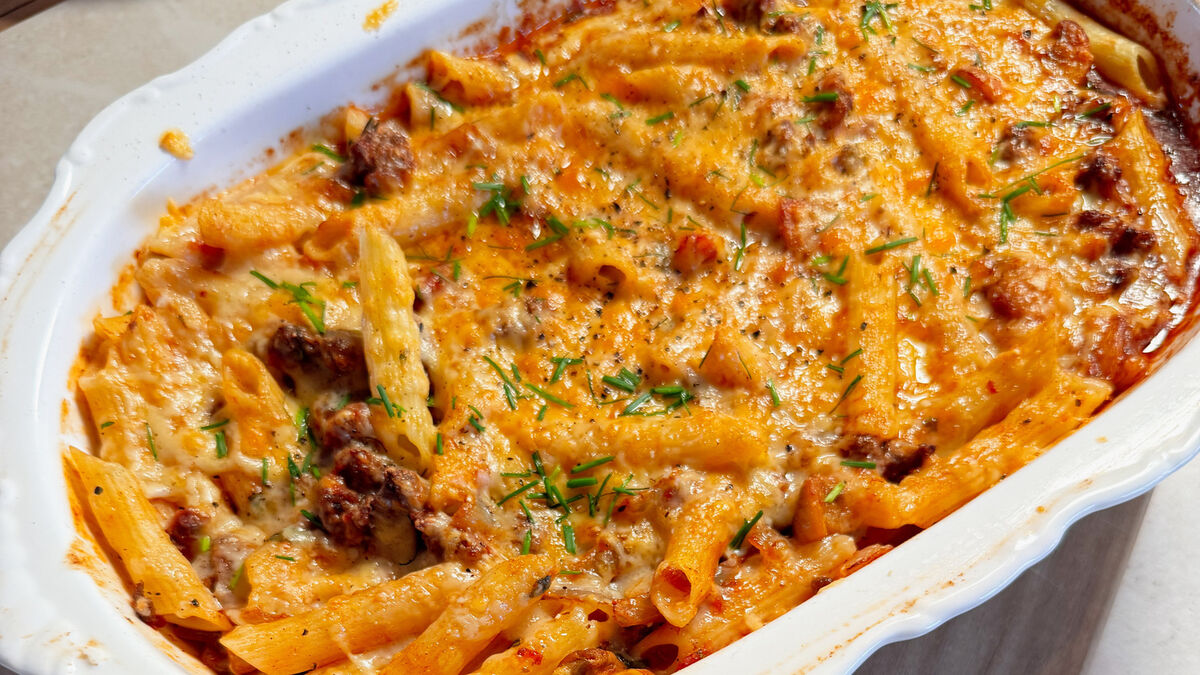 Mince and mushroom cheesy pasta bake