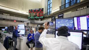 <p>The S&amp;P 500 fell 1.97% and the Nasdaq Composite fell 2.19%</p>