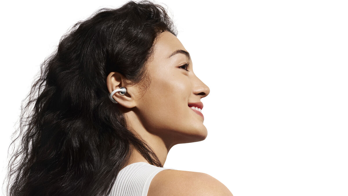 Lightweight at just 5.1g per earbud, the FreeClip 2 feels barely noticeable even after hours of continuous wear. Picture: Huawei. Lightweight at just 5.1g per earbud, the FreeClip 2 feels barely noticeable even after hours of continuous wear. Picture: Huawei.