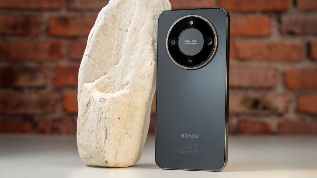 The 108MP main camera delivers impressive detail for a mid-range phone. Picture: Noel Campion. The 108MP main camera delivers impressive detail for a mid-range phone. Picture: Noel Campion.