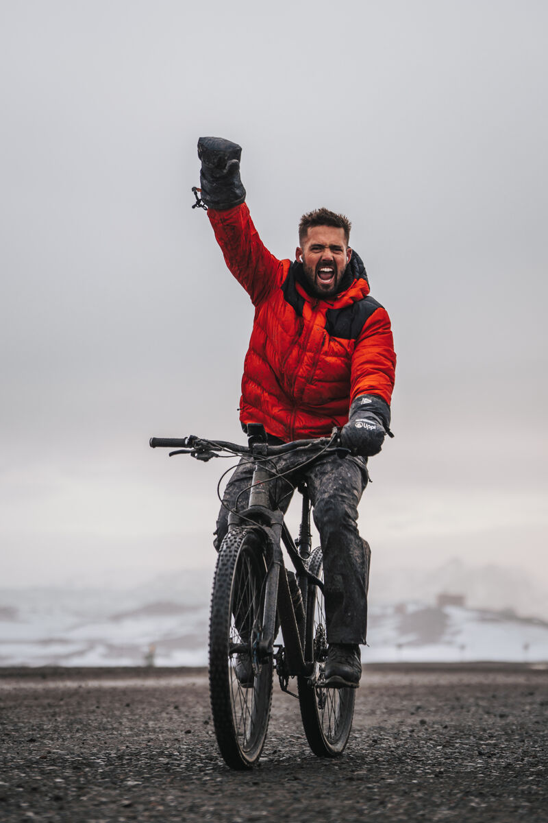 Spencer Matthews undertaking a 180k bike ride in Antarctica for Project Se7en