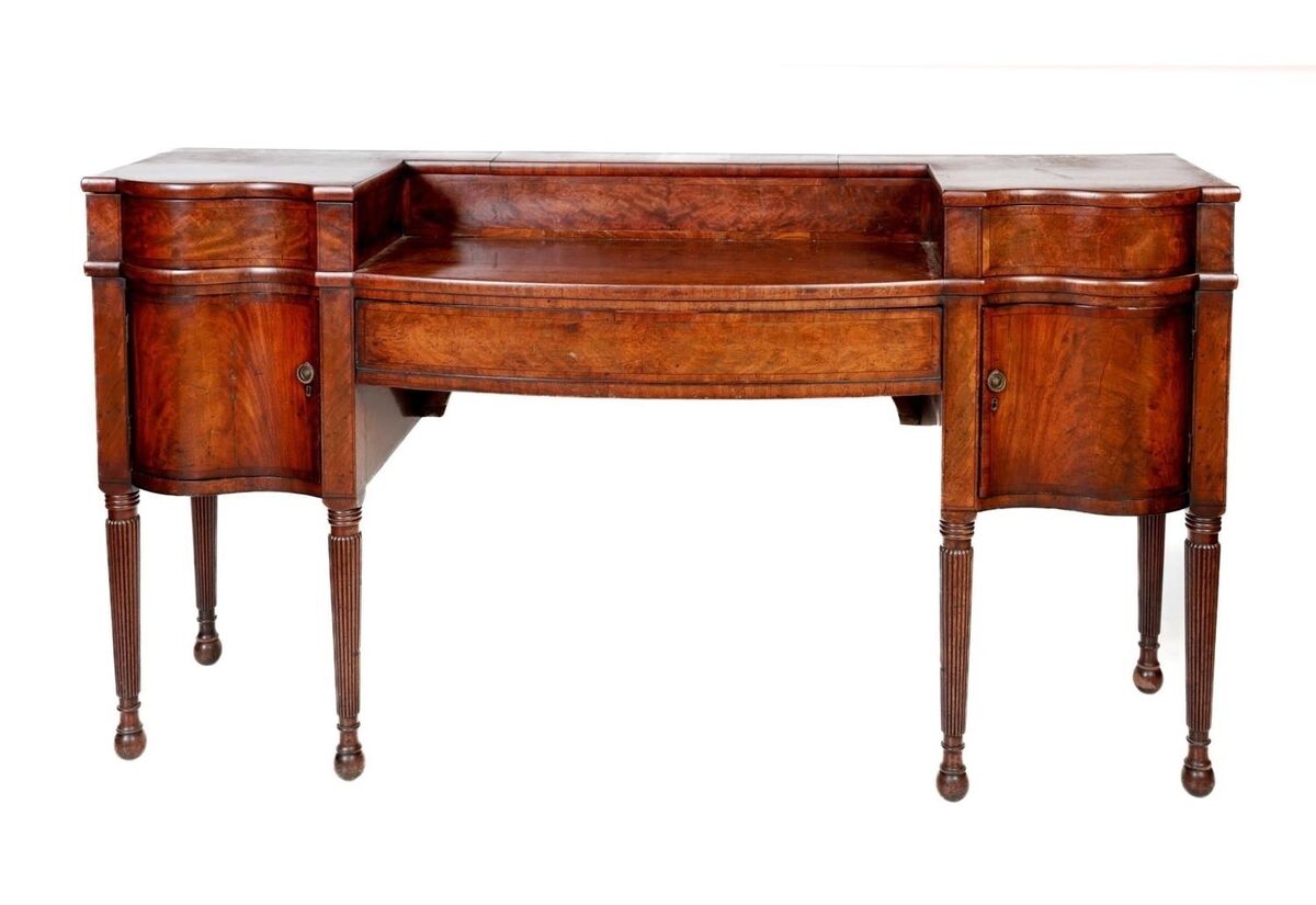  An Irish Georgian mahogany serving table, possibly Cork, at Fonsie Mealy.