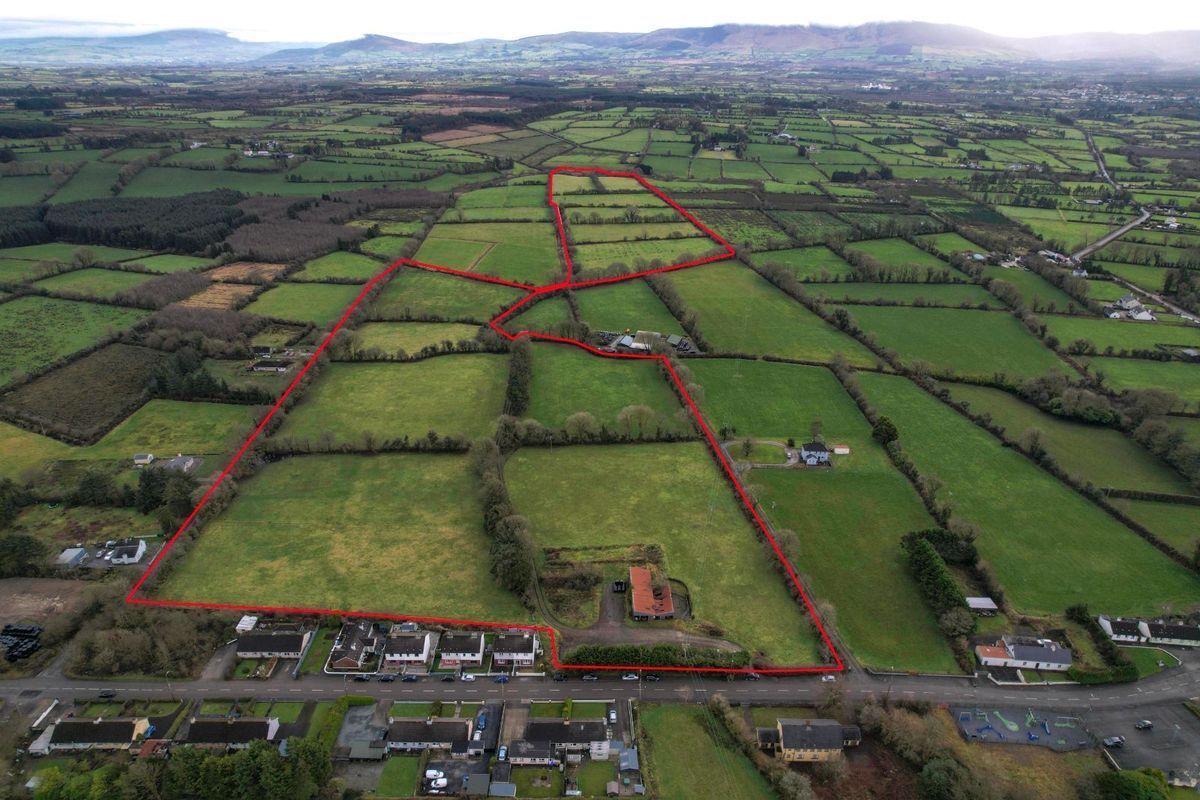 47a Cork village holding brimming with potential at €10k/acre