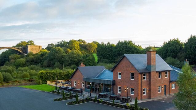 <p class="contextmenu internal_Caption">The Viaduct, on Cork's Bandon Road.</p>