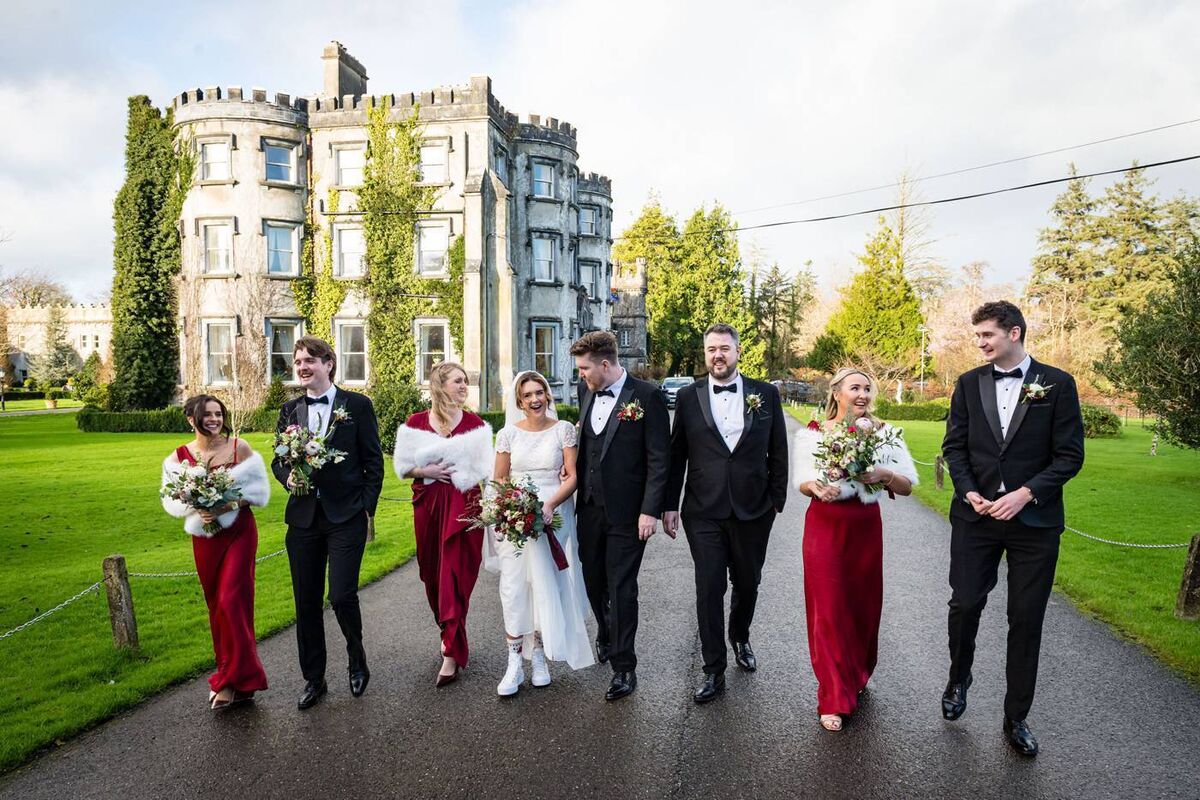 Sarah Nolan and Steve Clifford with their wedding party. Pictures: Dermotsullivan.com