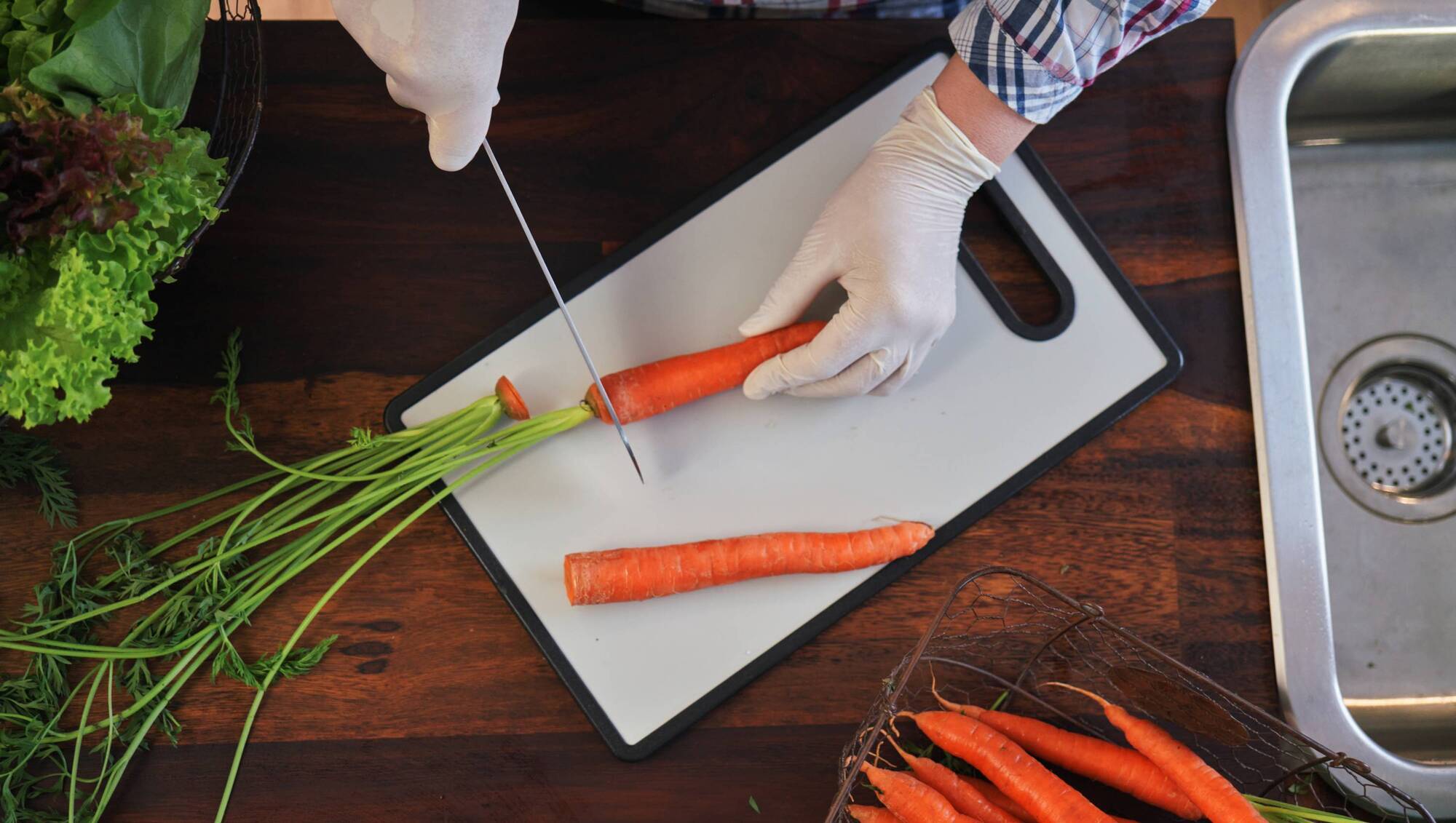 Life Hack: What are microplastics and should I swap my plastic chopping board for wood?