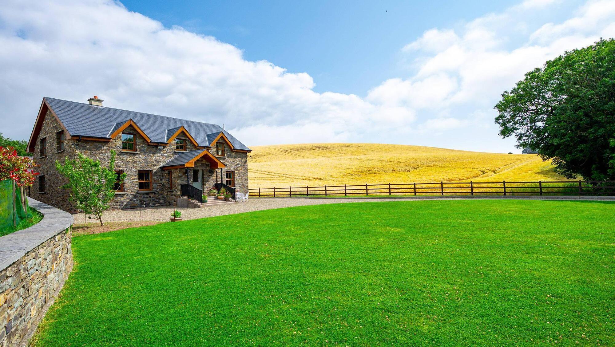 Everyday will have its golden moments at €825,000 Roberts Cove home 