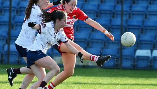 <p>Cork's Aine O'Sullivan shoots despite pressure from Galway's Sarah Ní	 Loingsigh and Aoife Molloy during the Lild NFL division 1, round 2 at Páirc Uí Rinn. Pic: Eddie O'Hare</p>