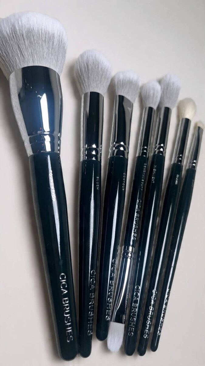 Cica Makeup Brushes, €40 Cica Makeup Brushes, €40