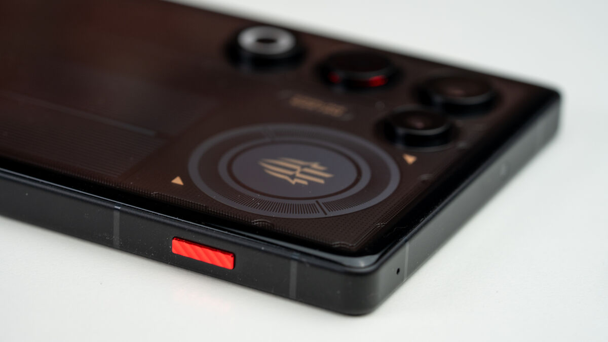 Snapdragon 8 Elite power under the hood keeps demanding games running at high frame rates without stutter. Picture: Noel Campion.