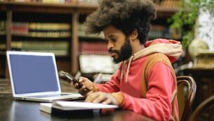 <p>The committee heard 'the State will fail utterly in reaching the goal of 20% of new recruits to the public and civil service having competency in the Irish language.'</p>