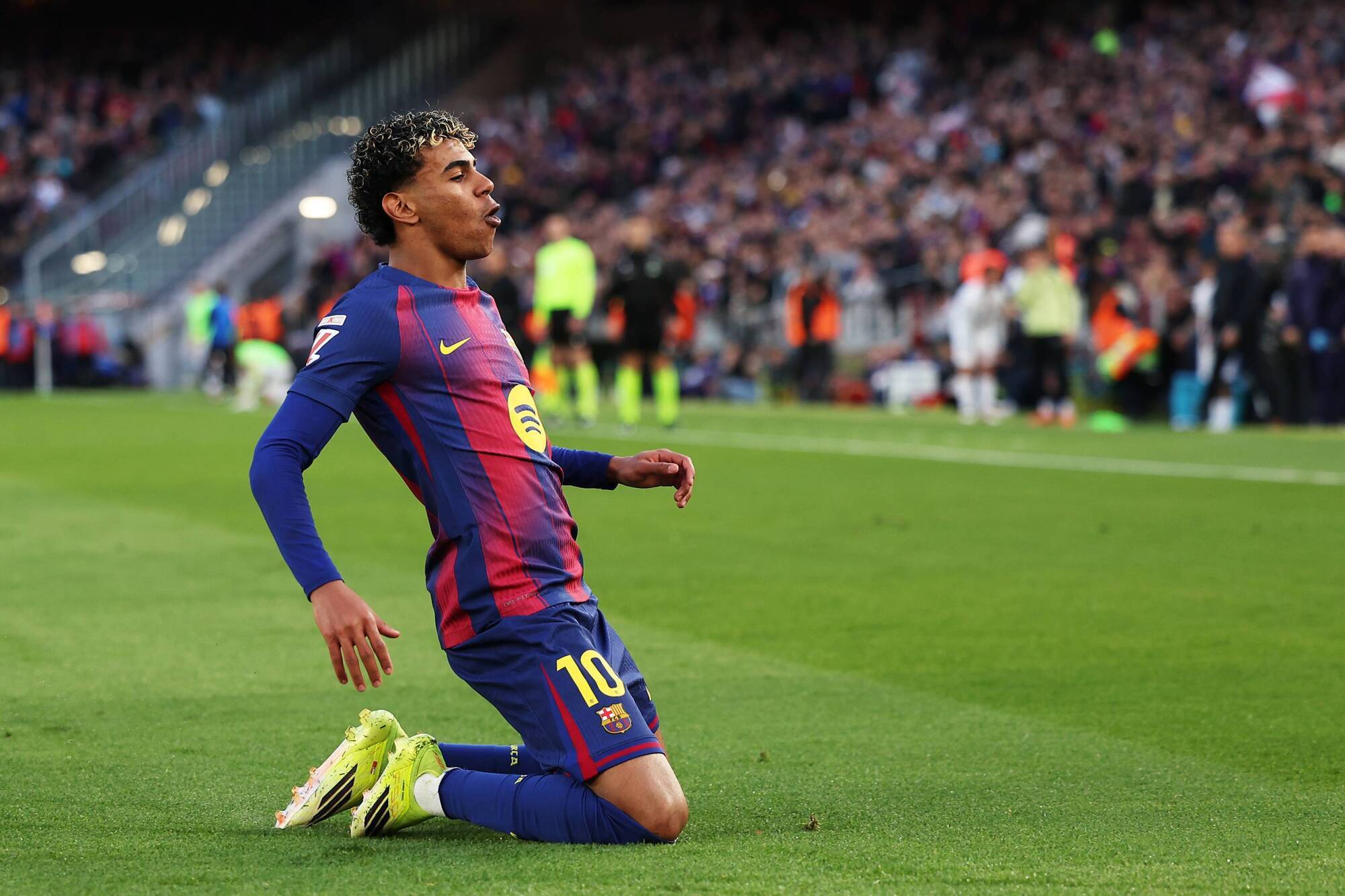 Euro Wrap: Lamine Yamal sends Barcelona clear, Dortmund close gap on Bayern