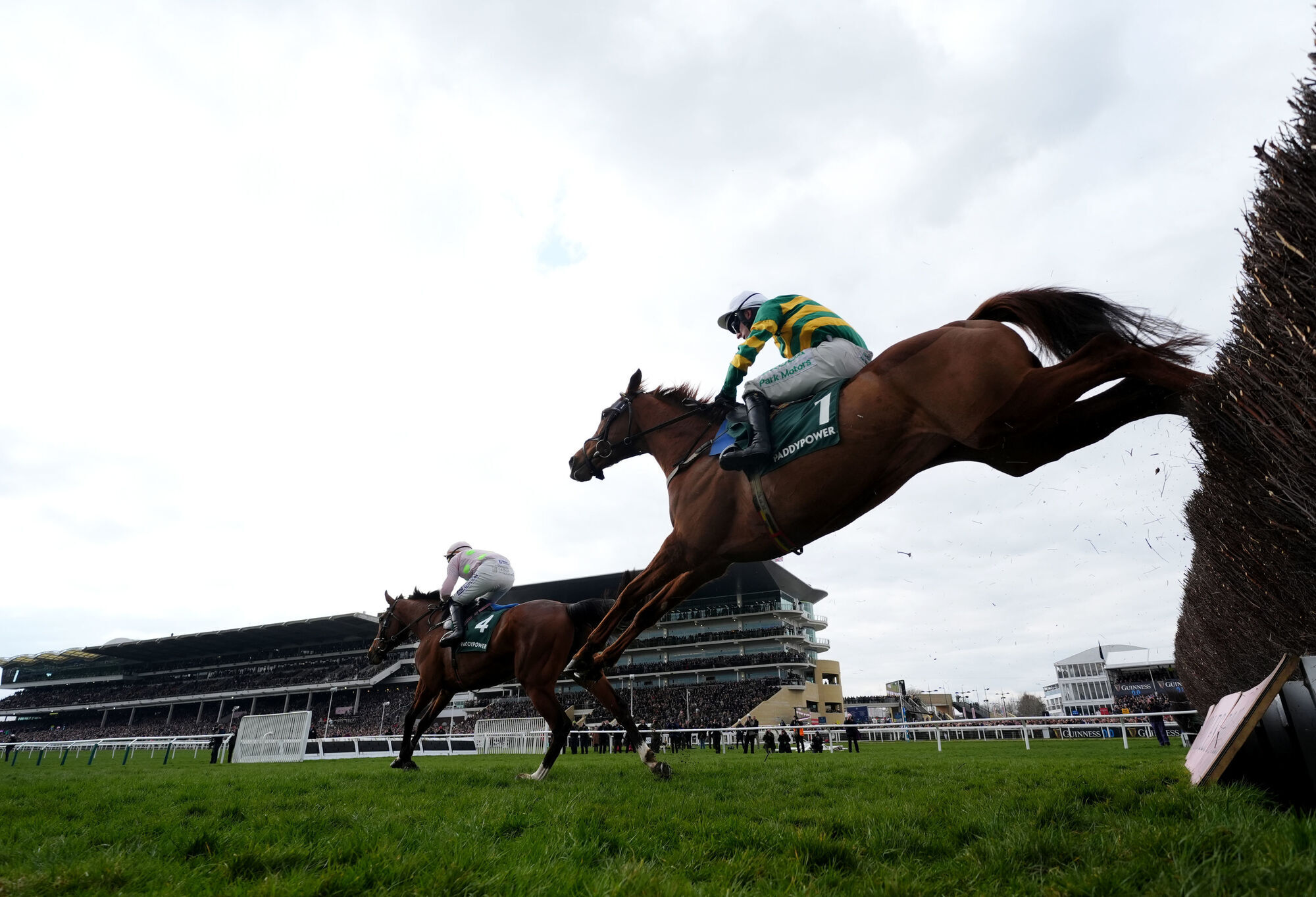 Easy for Dinoblue as she defends Opera Hat crown at Naas