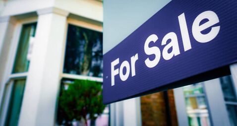 Estate agent For Sale sign