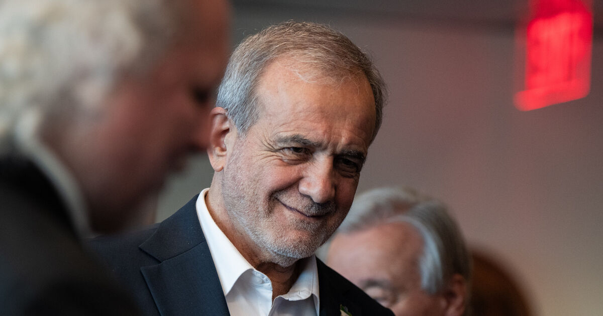 President apologises over crackdown as Iran marks 1979 Islamic Revolution