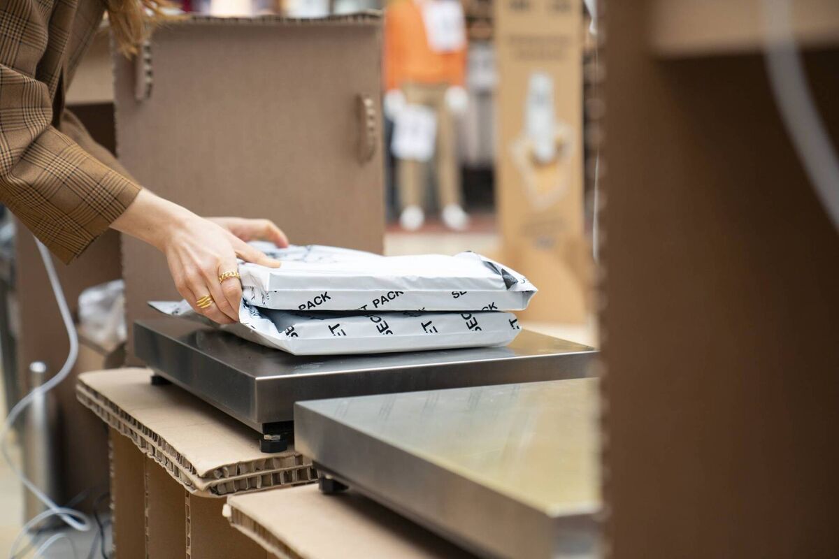 Package prices are determined by weight