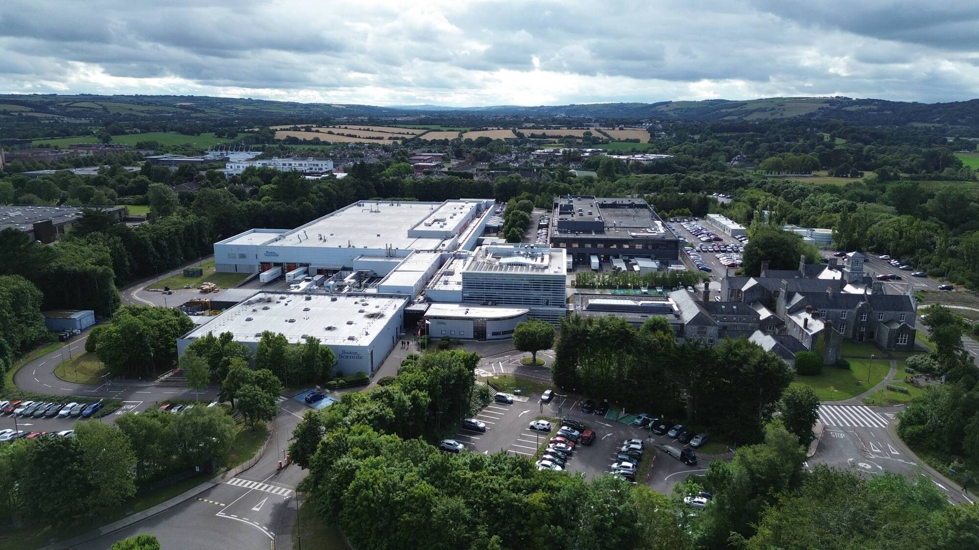 An aerial view of Boston Scientific’s Cork site, reflecting decades of investment in people, innovation and advanced manufacturing. 