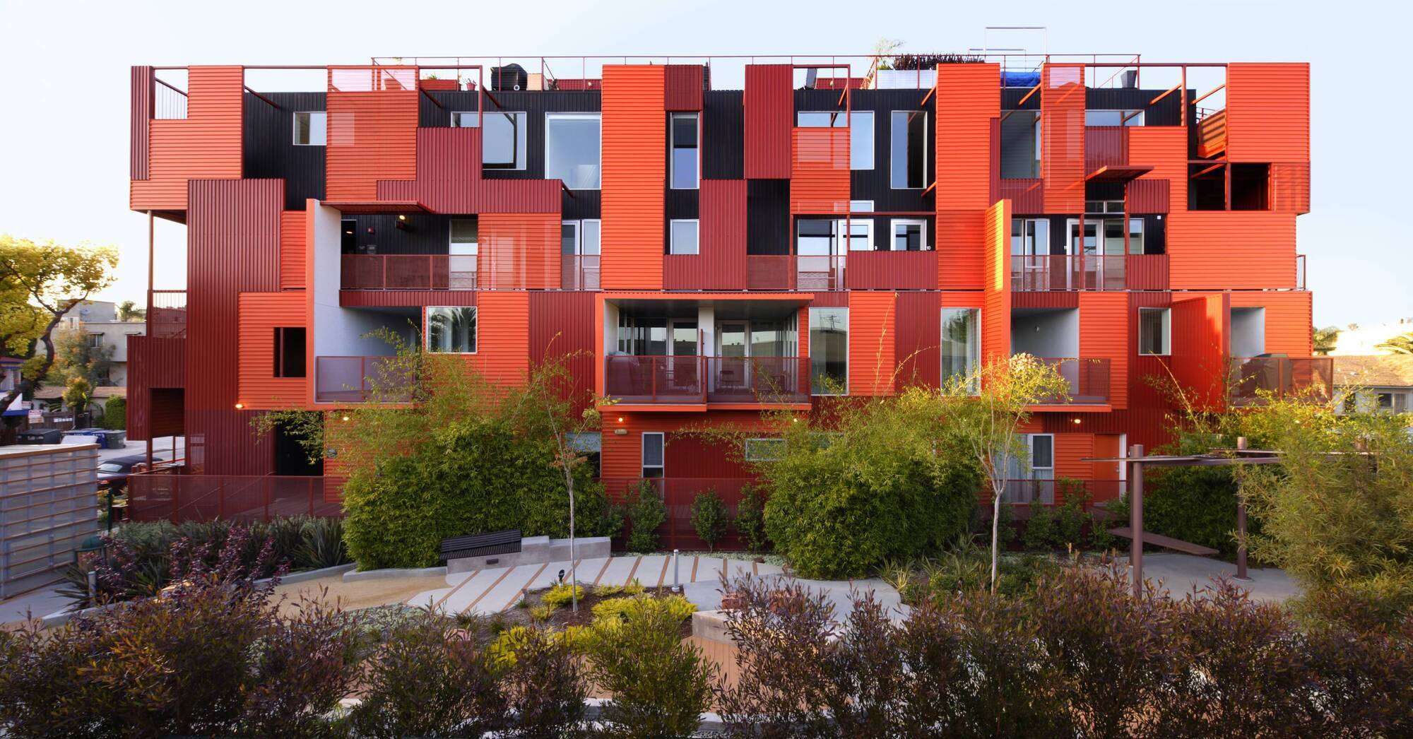 No.1140 Formosa Avenue, Los Angeles, designed by Lorcan O'Herlihy Architects. Photo: Lawrence Anderson