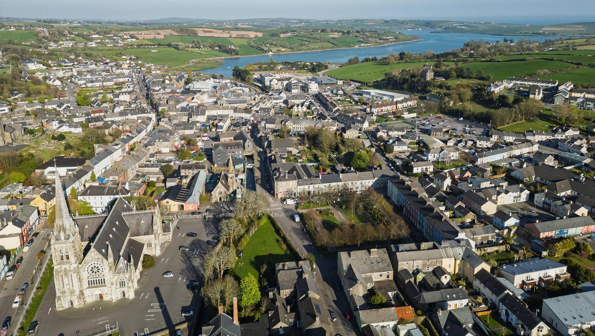 Take a scalpel to €600,000 former GP surgery in Clonakilty and carve out a family home 