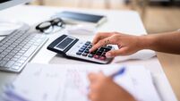 Calculating Company Business Expense Invoice And Budgeting