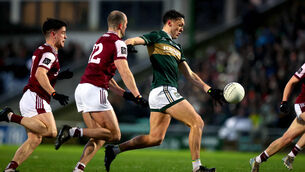<p>A NEED FOR THE SIX: Kerry’s David Clifford and Sean Kelly, Galway's number six. Pic: ©INPHO/Ryan Byrne.</p>