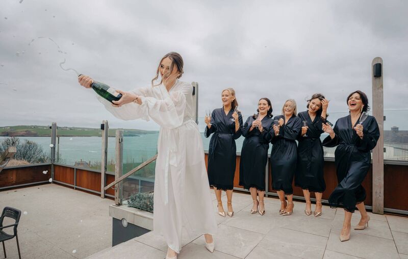 Judy Collins with Tara Nolan, Caitriona Kelly, Casey Smith and Hannah Dineen. Pictures: Dylan Clifford Judy Collins with Tara Nolan, Caitriona Kelly, Casey Smith and Hannah Dineen. Pictures: Dylan Clifford