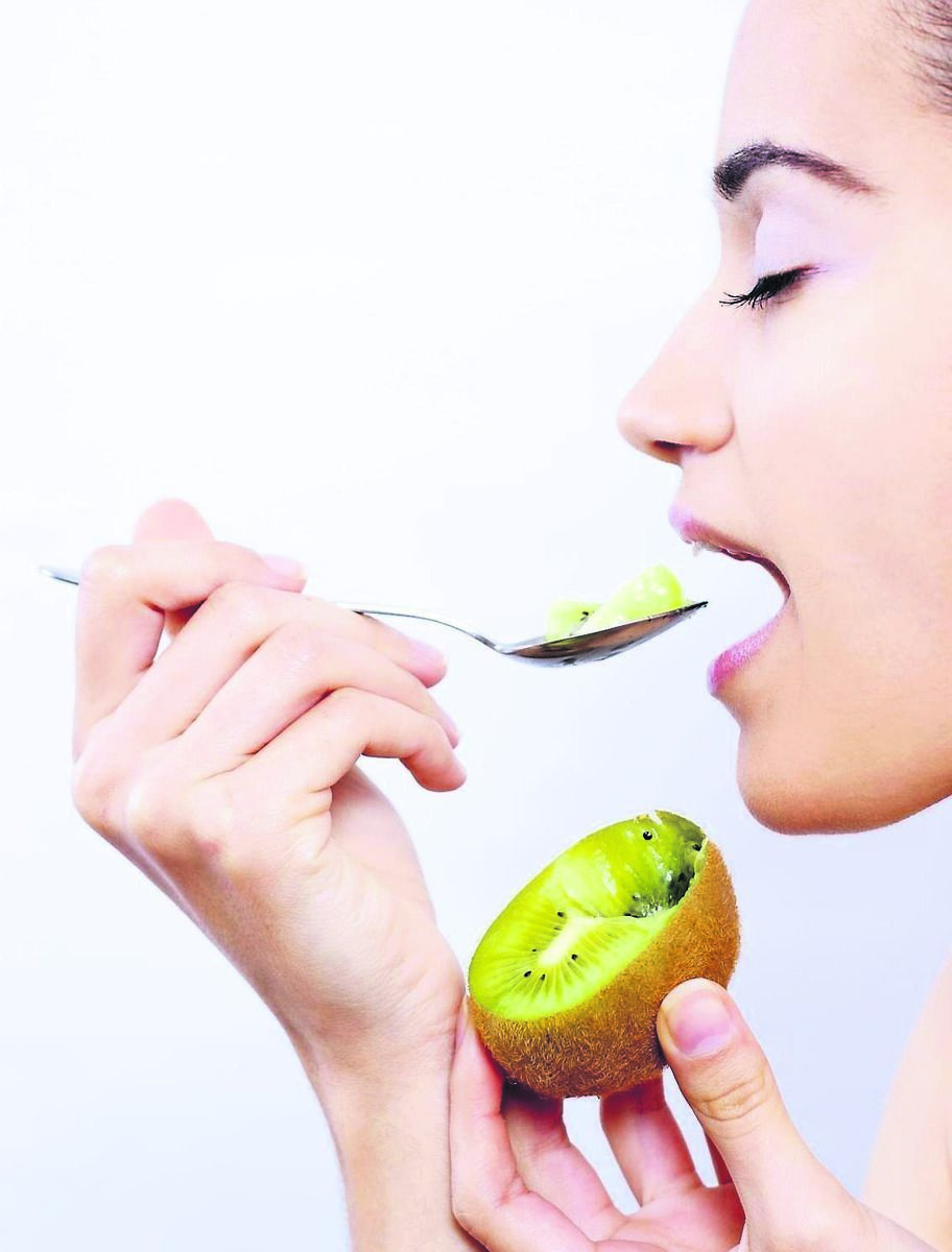 Pairing kiwi fruit with dark chocolate as a snack an hour before bed can help you drop off quickly. Picture: iStock
Pairing kiwi fruit with dark chocolate as a snack an hour before bed can help you drop off quickly. Picture: iStock