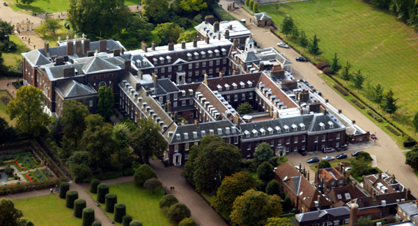 Man found on fire outside Kensington Palace dies