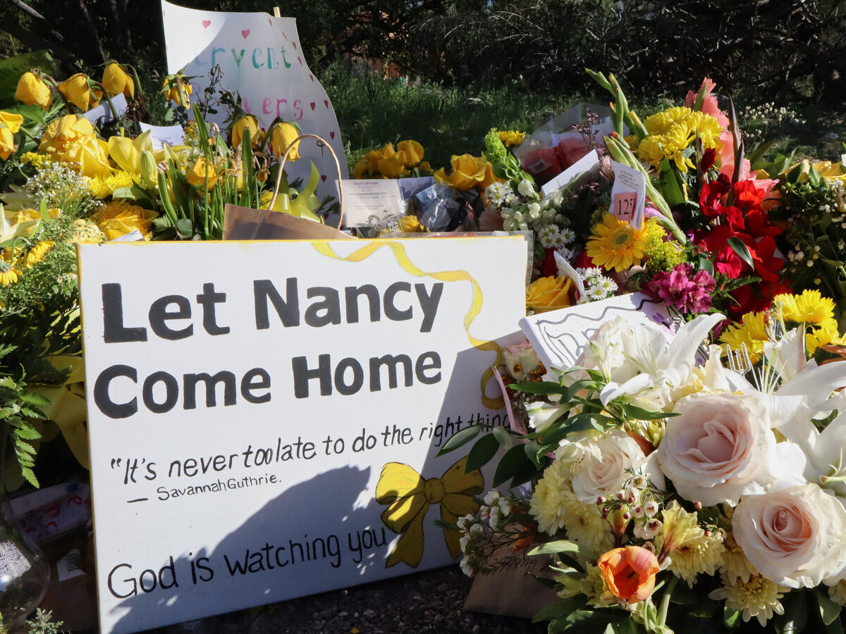US TV host Savannah Guthrie returns to Arizona home of missing mother