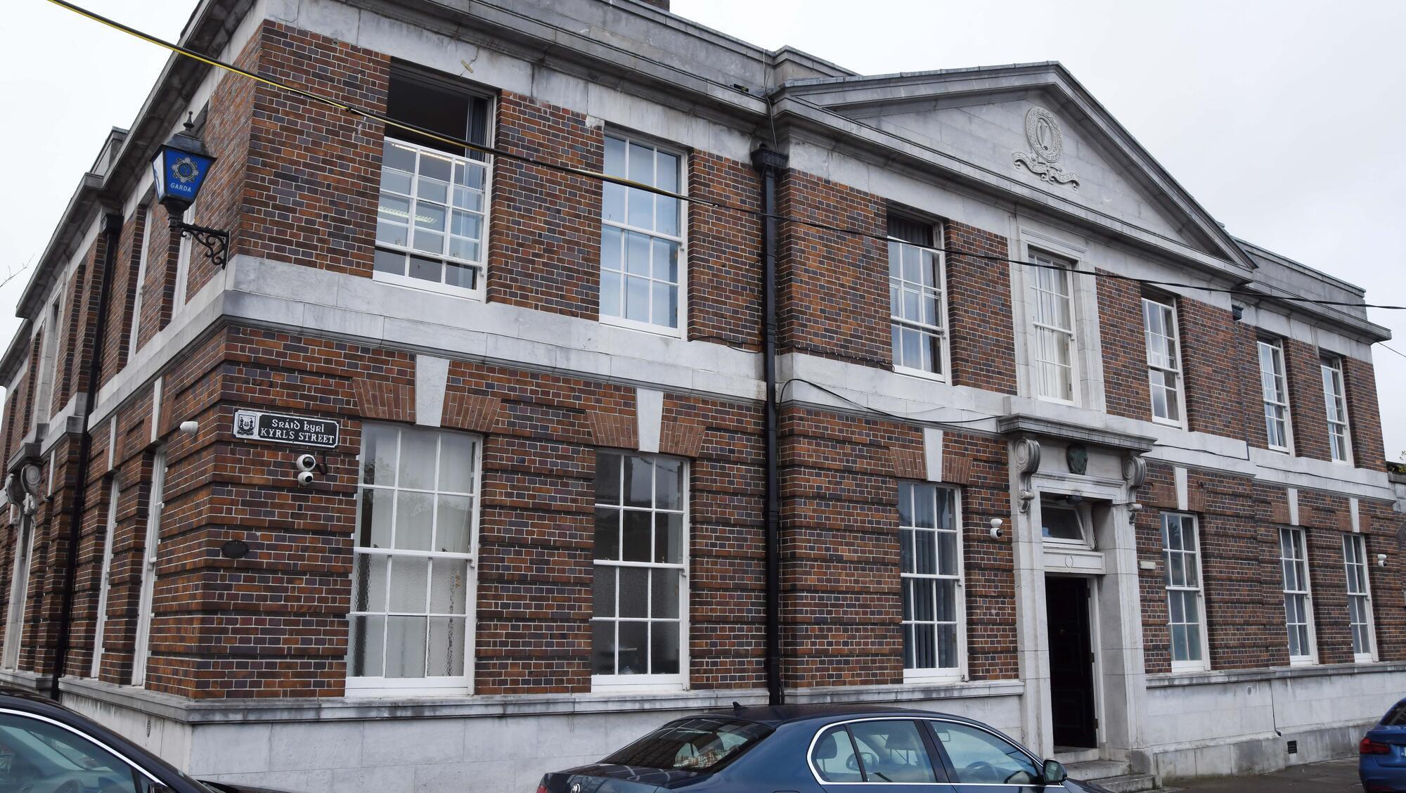 Bail for man who admitted wanting to stab someone as he carried knives into Cork garda station