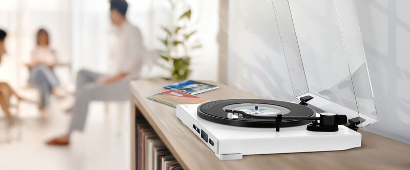 The fully automatic tonearm lowers and returns on its own, making vinyl listening effortless. Picture: Mixx. The fully automatic tonearm lowers and returns on its own, making vinyl listening effortless. Picture: Mixx.