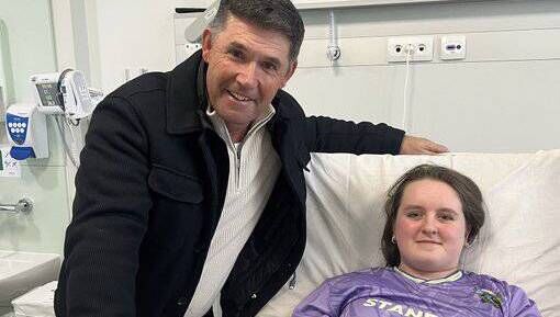 Padraig Harrington visiting west Cork teenager Féile O'Sullivan in hospital. Picture: Padraig Harrington/X