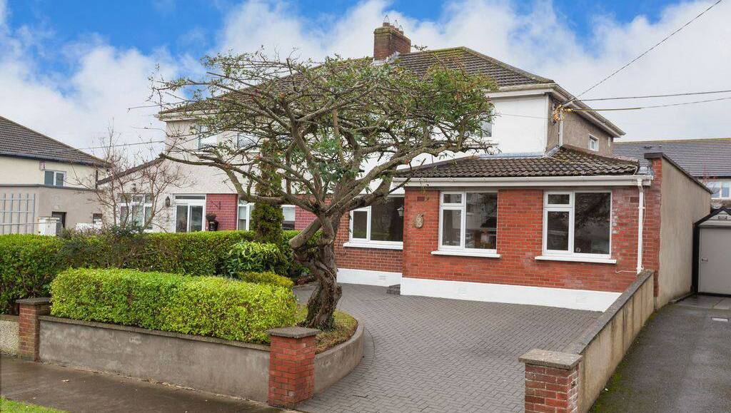 Home — and workshop — of renowned sculptor Liam Roe comes to market for €695,000
