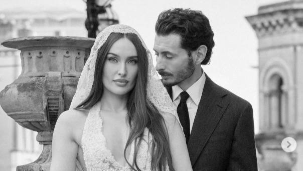 Rozanna Purcell married her partner Zach Desmond at Dublin City Hall recently. Picture: Roz Purcell/Instagram.