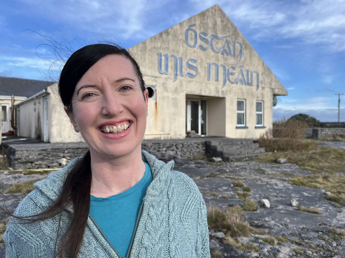 Fans of the Aran Islands are delighted to see that Úna Ní Fhlannagáin has purchased Inis Meáin’s former hotel with plans for a new accommodation and cultural hub for the island. 