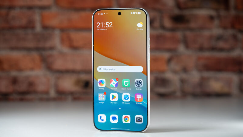 The 6.9-inch HyperRGB OLED display delivers sharp detail and strong outdoor brightness. Picture: Noel Campion. The 6.9-inch HyperRGB OLED display delivers sharp detail and strong outdoor brightness. Picture: Noel Campion.