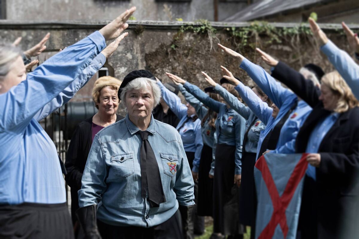 A still from Mná Na Léinte Gorma on TG4. 