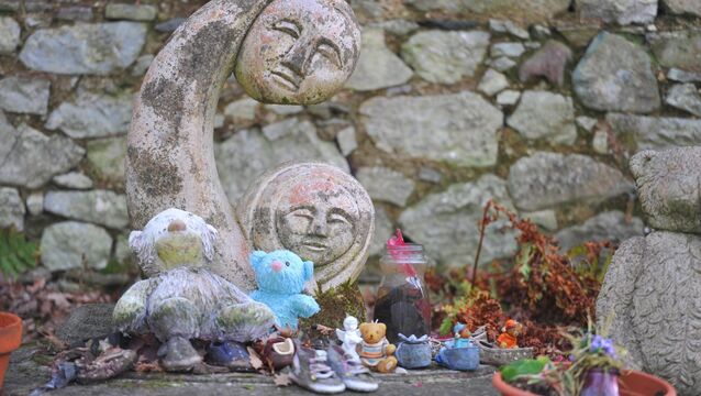 <p>The 'Little Angels' memorial plot on the grounds of Bessborough: Cork City Council has granted planning permission for 140 apartments on the site. File Picture: Larry Cummins</p>