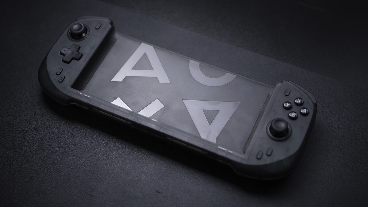 The deep, full-size grips on the N6 make the Switch 2 feel closer to a traditional console controller. Picture: abxylute.