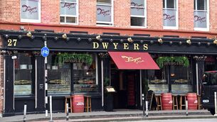 <p>Dwyers of Washington Street in Cork had appealed to An Coimisiún Pleanála for the permanent installation of an outdoor seating area. Picture: Denis Minihane.</p>