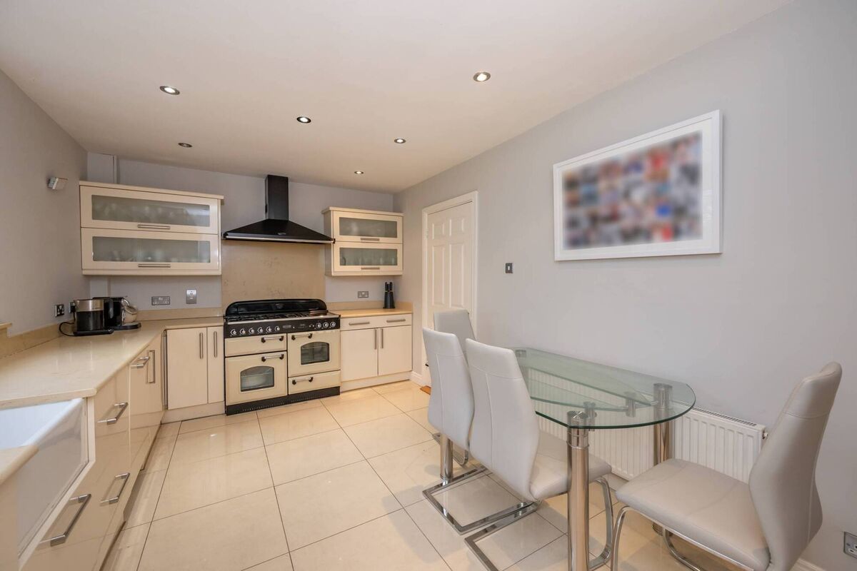 10 The Grove, Shanakiel 