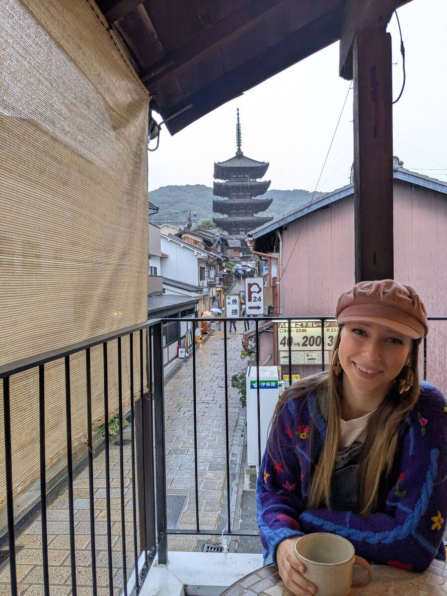 I thought I would never experience an onsen, until I needed a cure for my aching legs after 20,000+ steps a day in the world’s most populated city.