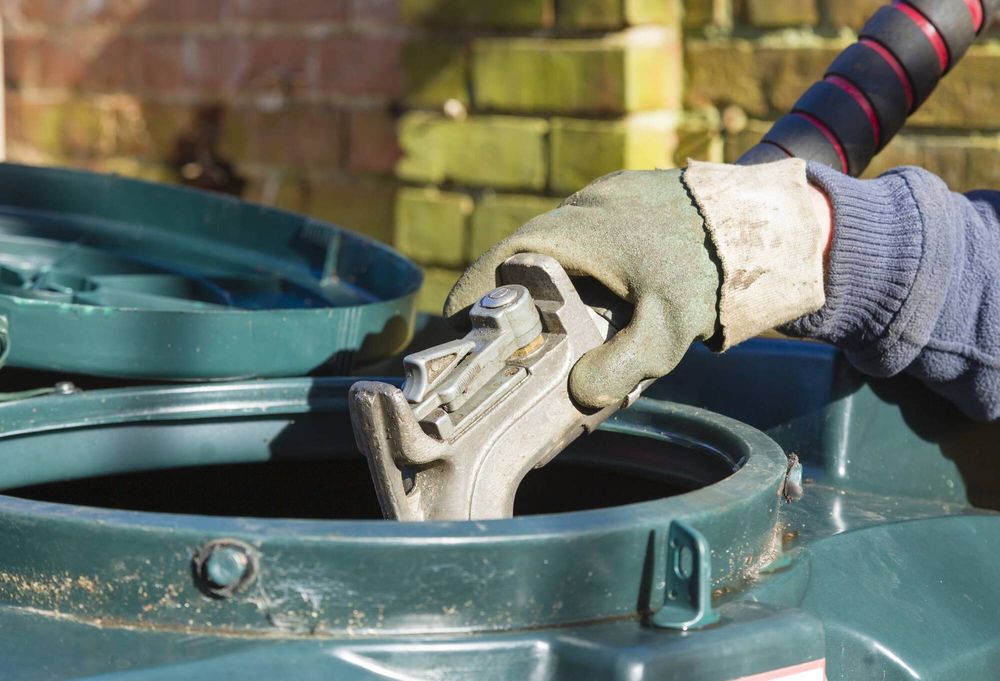 Government 'must act now' on 'extortionate' price of home heating oil, Dáil told
