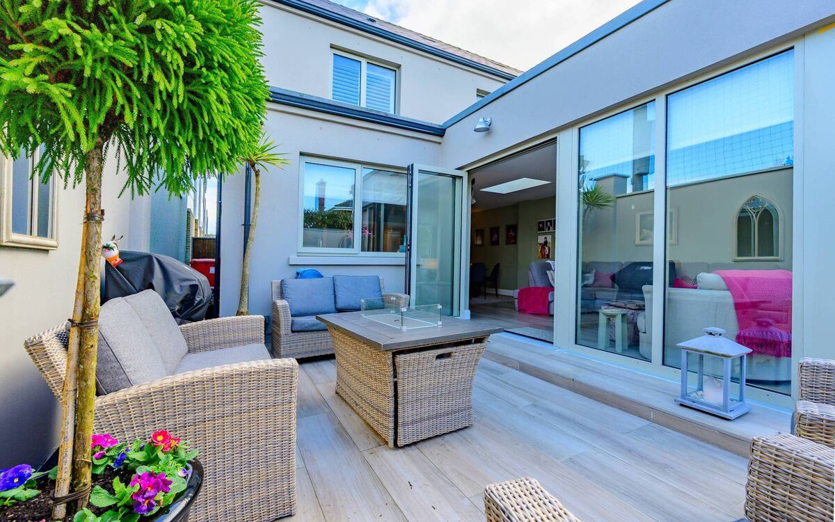 West-facing rear at No 63