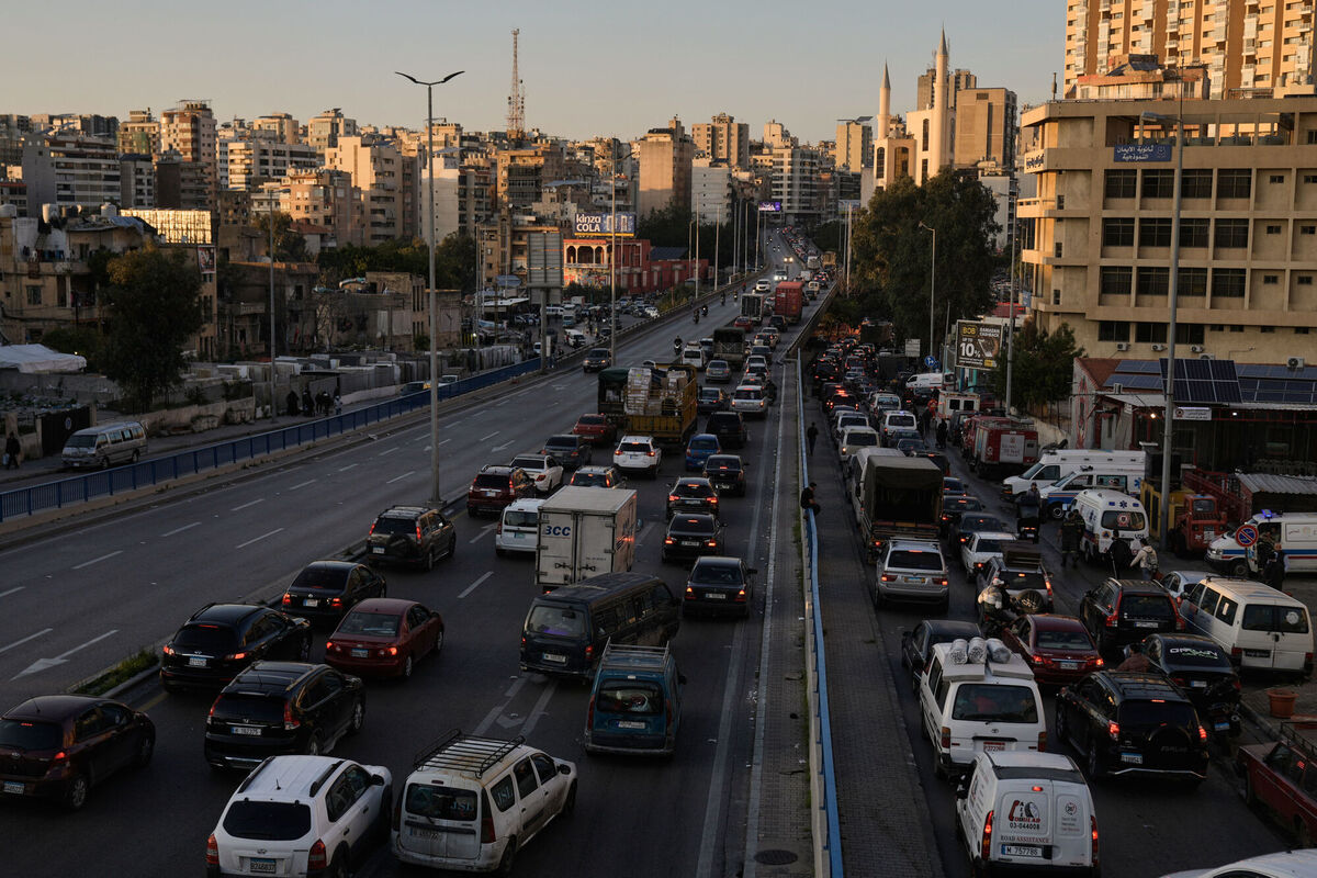 Cars sit in traffic on a highway as residents flee Israeli airstrikes in Dahiyeh, Beirut's southern suburbs, Lebanon, Thursday, March 5, 2026. (AP Photo/Bilal Hussein)