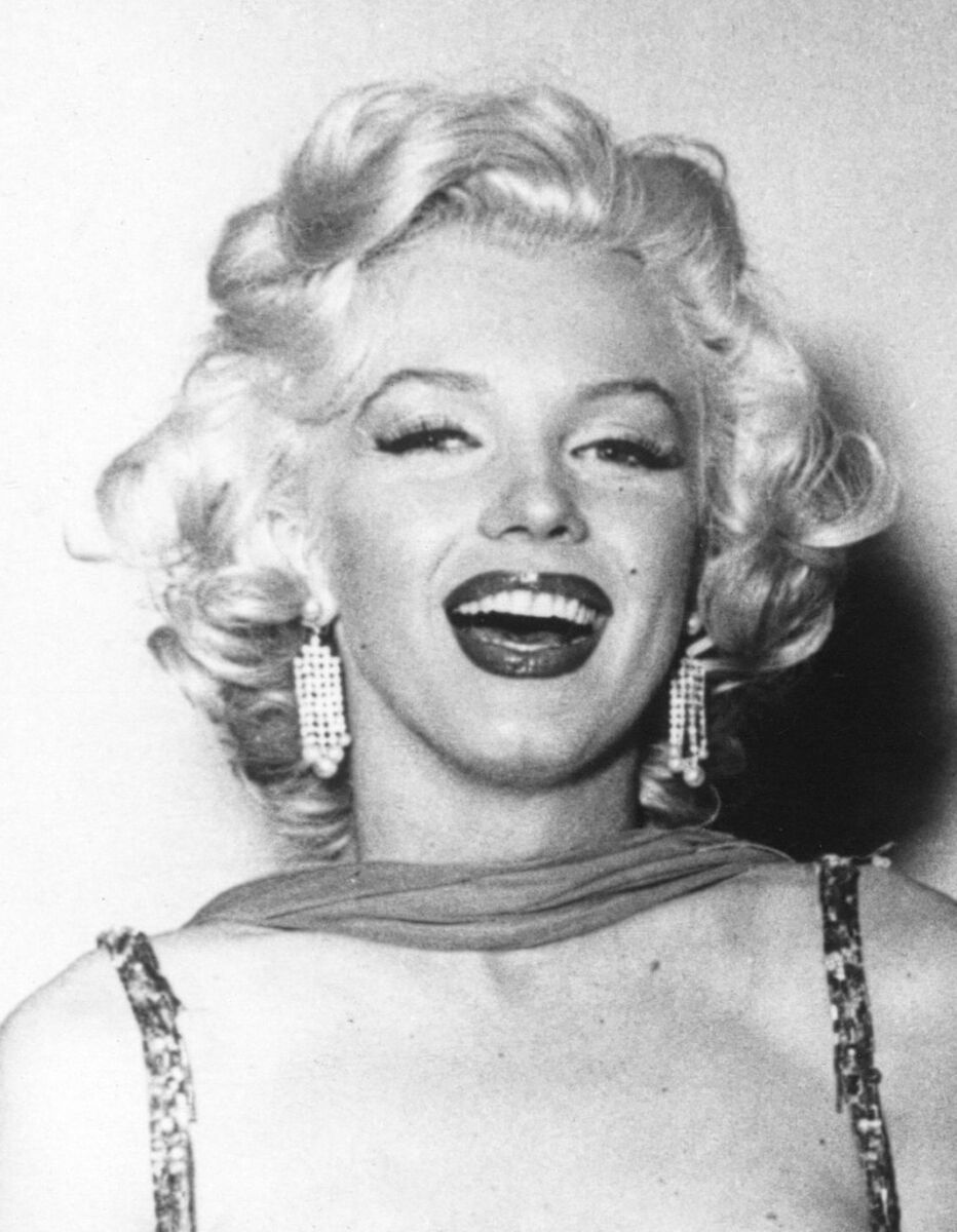 Suzanne Harrington: Marilyn was smoking hot in the brains department, but that’s not why we remember her. 