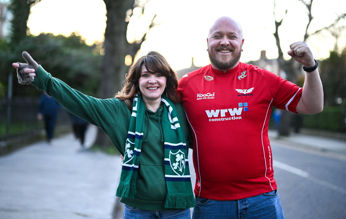 Ireland supporter Elaine McNabb and Wales supporter Gareth Ayers. Pic: David Fitzgerald/Sportsfile