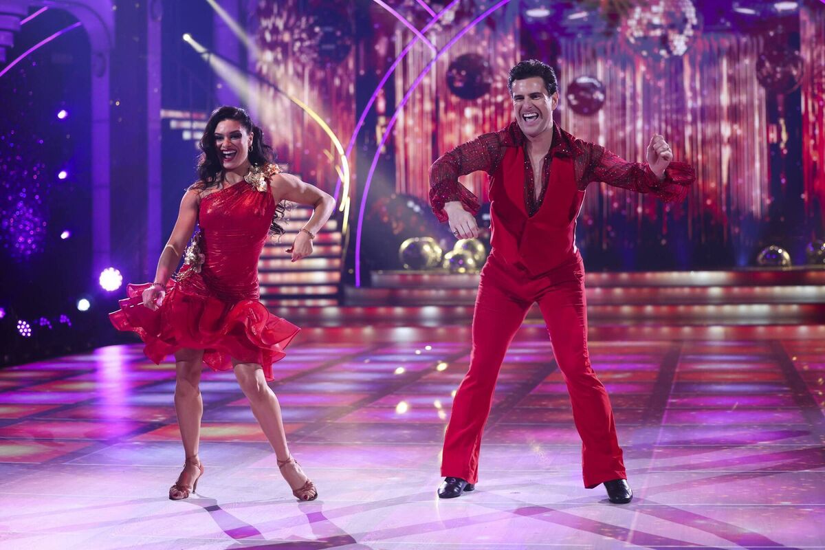 Ireland AM Host Eric Roberts with Pro Dancer Arianna Favaro during the live show of RTE’s Dancing With The Stars. Picture: Kyran O’Brien /kobpix. 