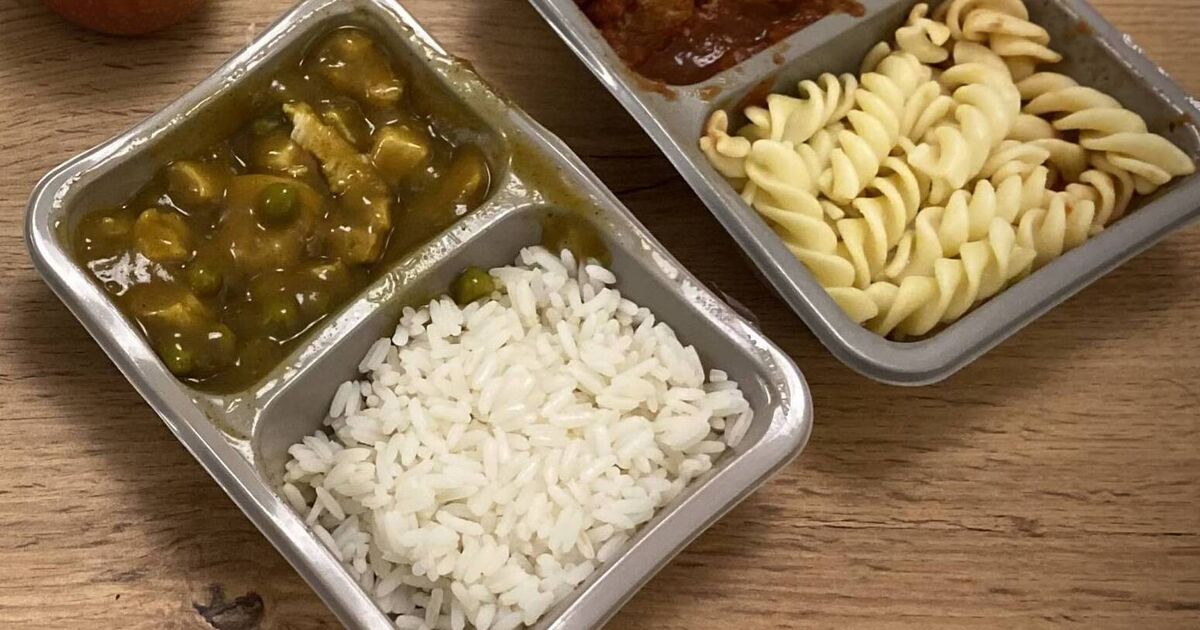 'We end up giving them to our dogs' &mdash; Flood of complaints about quality of hot school meals