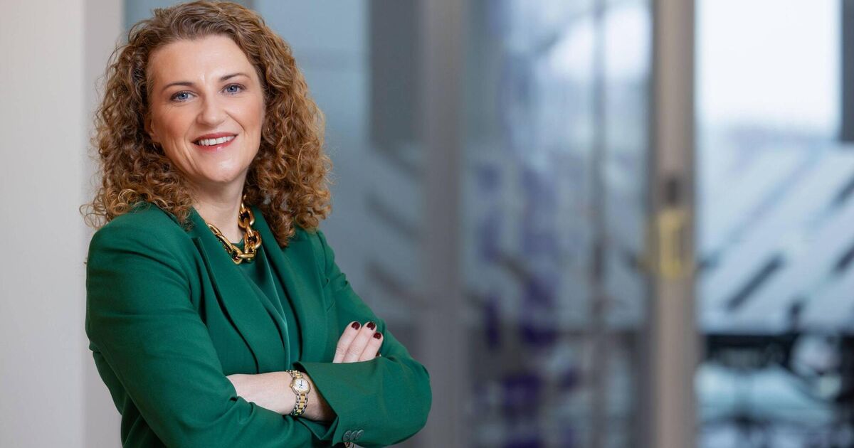 Employers and employees divided on positive effects of AI, says survey